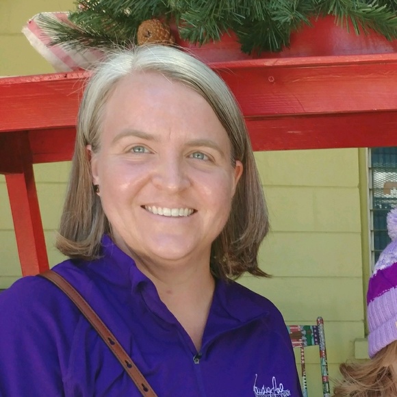 Meet your Posher, Katie - Picture 2 of 3